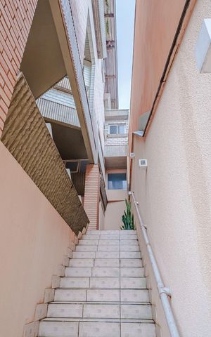 Casa para alugar com 250m², 4 quartos e 3 vagas Casa para alugar com 250m², 4 quartos e 3 vagasEscada