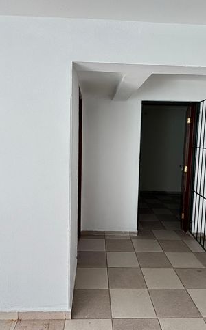 Casa à venda com 300m², 3 quartos e 3 vagas Casa à venda com 300m², 3 quartos e 3 vagasÁrea comum