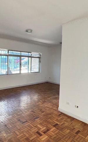 Casa à venda com 300m², 3 quartos e 3 vagas Casa à venda com 300m², 3 quartos e 3 vagasSala - Sala de Estar