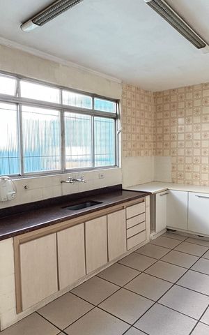 Casa à venda com 300m², 3 quartos e 3 vagas Casa à venda com 300m², 3 quartos e 3 vagasCozinha