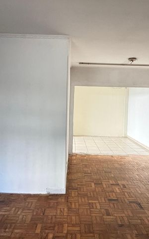 Casa à venda com 300m², 3 quartos e 3 vagas Casa à venda com 300m², 3 quartos e 3 vagasSala - Sala de Estar