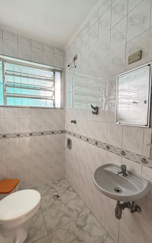 Casa à venda com 300m², 3 quartos e 3 vagas Casa à venda com 300m², 3 quartos e 3 vagasLavabo
