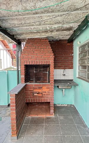 Casa à venda com 300m², 3 quartos e 3 vagas Casa à venda com 300m², 3 quartos e 3 vagasÁrea comum