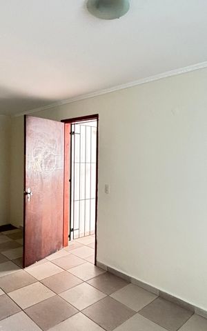 Casa à venda com 300m², 3 quartos e 3 vagas Casa à venda com 300m², 3 quartos e 3 vagasQuarto 3