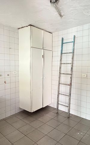 Casa à venda com 300m², 3 quartos e 3 vagas Casa à venda com 300m², 3 quartos e 3 vagasÁrea de Serviço