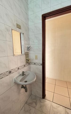 Casa à venda com 300m², 3 quartos e 3 vagas Casa à venda com 300m², 3 quartos e 3 vagasLavabo