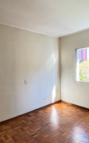 Casa à venda com 300m², 3 quartos e 3 vagas Casa à venda com 300m², 3 quartos e 3 vagasQuarto 2