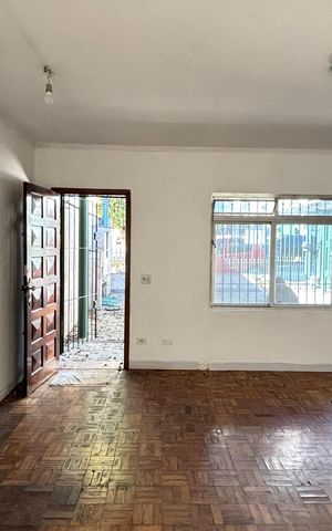 Casa à venda com 300m², 3 quartos e 3 vagas Casa à venda com 300m², 3 quartos e 3 vagasSala - Sala de Estar