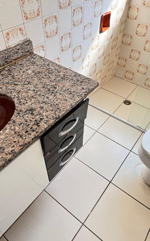 Casa à venda com 300m², 3 quartos e 3 vagas Casa à venda com 300m², 3 quartos e 3 vagasBanheiro