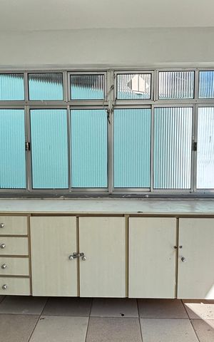 Casa à venda com 300m², 3 quartos e 3 vagas Casa à venda com 300m², 3 quartos e 3 vagasÁrea comum