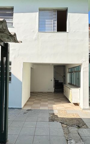 Casa à venda com 300m², 3 quartos e 3 vagas Casa à venda com 300m², 3 quartos e 3 vagasÁrea comum