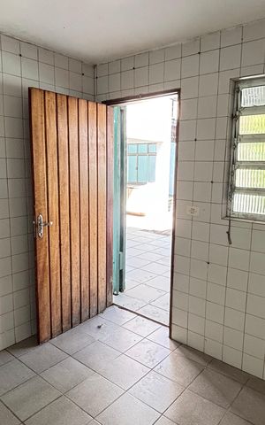 Casa à venda com 300m², 3 quartos e 3 vagas Casa à venda com 300m², 3 quartos e 3 vagasÁrea de Serviço