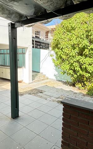 Casa à venda com 300m², 3 quartos e 3 vagas Casa à venda com 300m², 3 quartos e 3 vagasÁrea comum