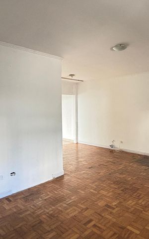 Casa à venda com 300m², 3 quartos e 3 vagas Casa à venda com 300m², 3 quartos e 3 vagasSala - Sala de Estar