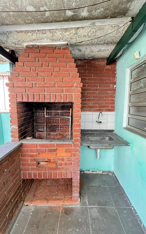 Casa à venda com 300m², 3 quartos e 3 vagas Casa à venda com 300m², 3 quartos e 3 vagasÁrea comum
