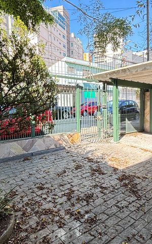 Casa à venda com 300m², 3 quartos e 3 vagas Casa à venda com 300m², 3 quartos e 3 vagasGaragem