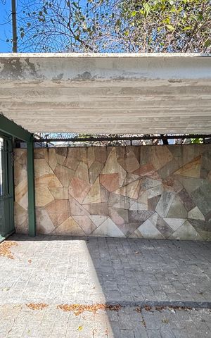 Casa à venda com 300m², 3 quartos e 3 vagas Casa à venda com 300m², 3 quartos e 3 vagasGaragem