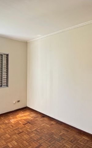 Casa à venda com 300m², 3 quartos e 3 vagas Casa à venda com 300m², 3 quartos e 3 vagasQuarto 2