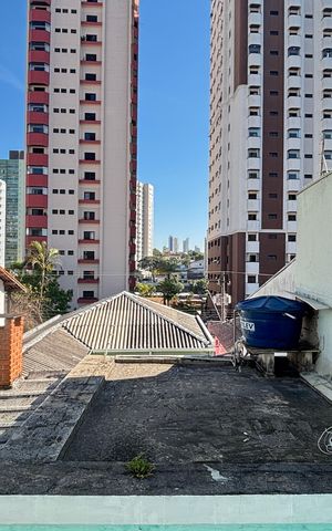 Casa à venda com 300m², 3 quartos e 3 vagas Casa à venda com 300m², 3 quartos e 3 vagasQuarto 1 Vista