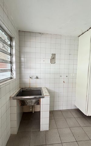 Casa à venda com 300m², 3 quartos e 3 vagas Casa à venda com 300m², 3 quartos e 3 vagasÁrea de Serviço