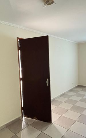 Casa à venda com 300m², 3 quartos e 3 vagas Casa à venda com 300m², 3 quartos e 3 vagasQuarto 3
