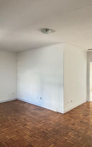 Casa à venda com 300m², 3 quartos e 3 vagas Casa à venda com 300m², 3 quartos e 3 vagasSala - Sala de Estar