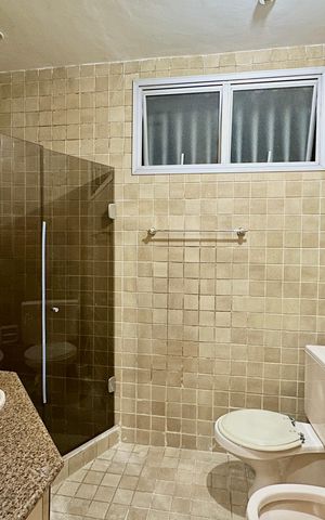 Apartamento para alugar com 110m², 2 quartos e 1 vaga Apartamento para alugar com 110m², 2 quartos e 1 vagaBanheiro da Suíte