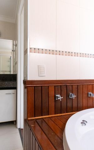 Apartamento à venda com 147m², 3 quartos e 3 vagasBanheiro da Suíte 1