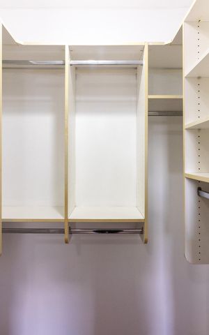 Apartamento à venda com 60m², 2 quartos e 1 vaga Apartamento à venda com 60m², 2 quartos e 1 vagaCloset da suíte