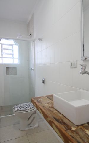 Casa à venda com 200m², 3 quartos e 4 vagasBanheiro suite