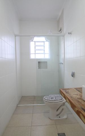 Casa à venda com 200m², 3 quartos e 4 vagasBanheiro suite