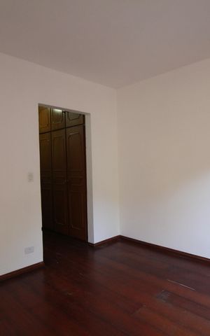 Casa à venda com 200m², 3 quartos e 4 vagassuíte 