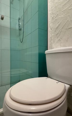 Apartamento para alugar com 110m², 3 quartos e 2 vagas Apartamento para alugar com 110m², 3 quartos e 2 vagasSuíte 1 (Casal) - Banheiro