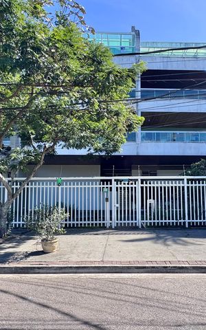 Apartamento para alugar com 110m², 3 quartos e 2 vagas Apartamento para alugar com 110m², 3 quartos e 2 vagasFachada