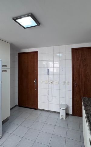 Apartamento para alugar com 110m², 3 quartos e 2 vagas Apartamento para alugar com 110m², 3 quartos e 2 vagasCozinha e Área de Serviço