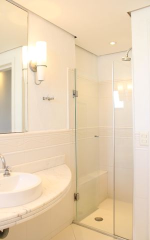 Apartamento à venda com 230m², 4 quartos e 3 vagasBanheiro da Suíte 1