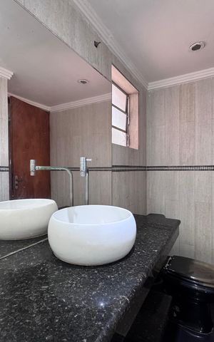 Casa para alugar com 80m², 2 quartos e 1 vagaSuíte - Banheiro