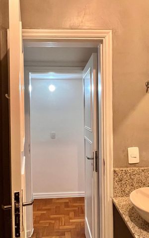 Apartamento para alugar com 166m², 4 quartos e 1 vaga Apartamento para alugar com 166m², 4 quartos e 1 vagaBanheiro social