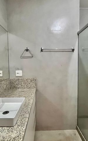 Apartamento para alugar com 166m², 4 quartos e 1 vaga Apartamento para alugar com 166m², 4 quartos e 1 vagaBanheiro da suíte