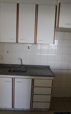 Apartamento para alugar com 72m², 2 quartos e 1 vaga Apartamento para alugar com 72m², 2 quartos e 1 vagaCozinha e Área de Serviço