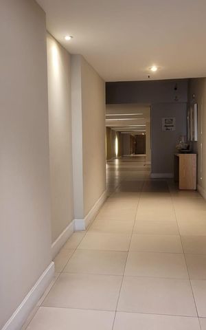 Apartamento à venda com 111m², 2 quartos e 1 vaga Apartamento à venda com 111m², 2 quartos e 1 vagaHall