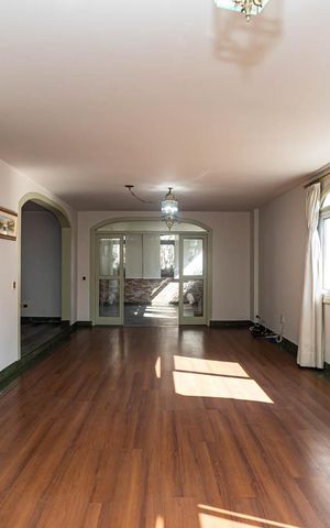 Apartamento à venda com 300m², 3 quartos e 2 vagas Apartamento à venda com 300m², 3 quartos e 2 vagasSala