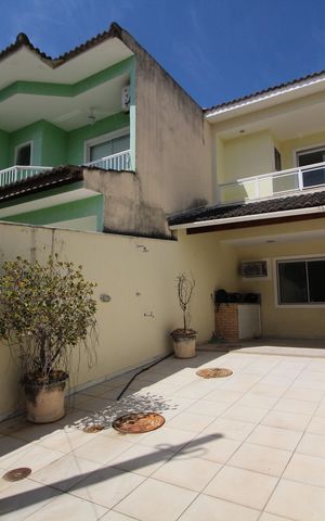 Casa de condomínio à venda com 140m², 3 quartos e 1 vagaFachada Interna