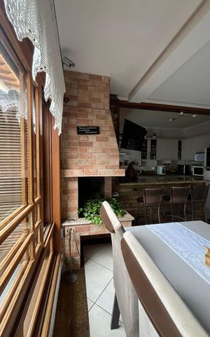 Casa à venda com 340m², 4 quartos e 3 vagas Casa à venda com 340m², 4 quartos e 3 vagasSala de jantar