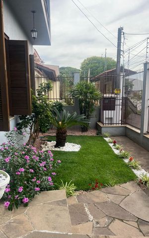 Casa à venda com 340m², 4 quartos e 3 vagas Casa à venda com 340m², 4 quartos e 3 vagasÁrea externa