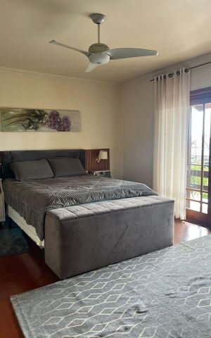 Casa à venda com 340m², 4 quartos e 3 vagas Casa à venda com 340m², 4 quartos e 3 vagasQuarto