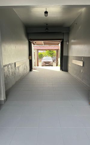 Casa à venda com 340m², 4 quartos e 3 vagas Casa à venda com 340m², 4 quartos e 3 vagasÁrea externa