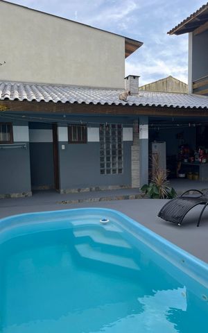 Casa à venda com 340m², 4 quartos e 3 vagas Casa à venda com 340m², 4 quartos e 3 vagasÁrea externa