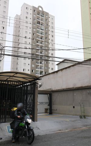 Apartamento à venda com 51m², 2 quartos e 2 vagasFachada