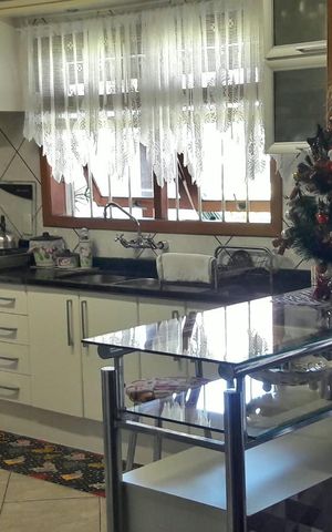 Casa à venda com 200m², 3 quartos e 3 vagasCozinha